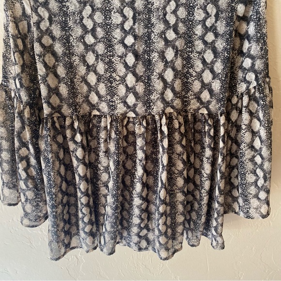 SMYMM Show Me Your Mumu Snake-print Gray Cream Babydoll Lace-up Top Blouse XS - Picture 5 of 9